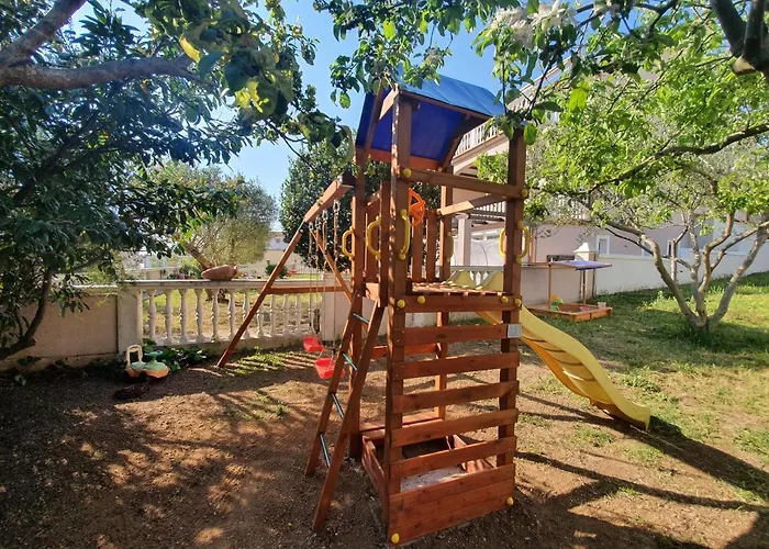 Oleander Apartment In Pakostane