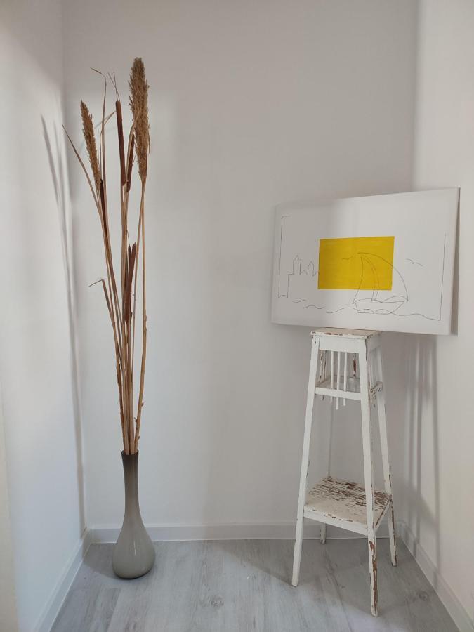 Oleander In Apartment *
