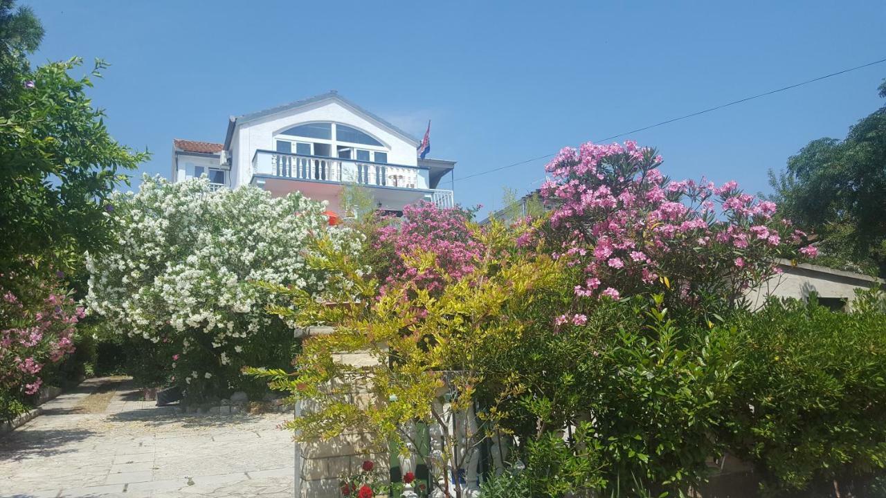 Apartment Oleander In